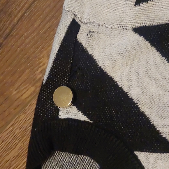 Sweater - Picture 3 of 7